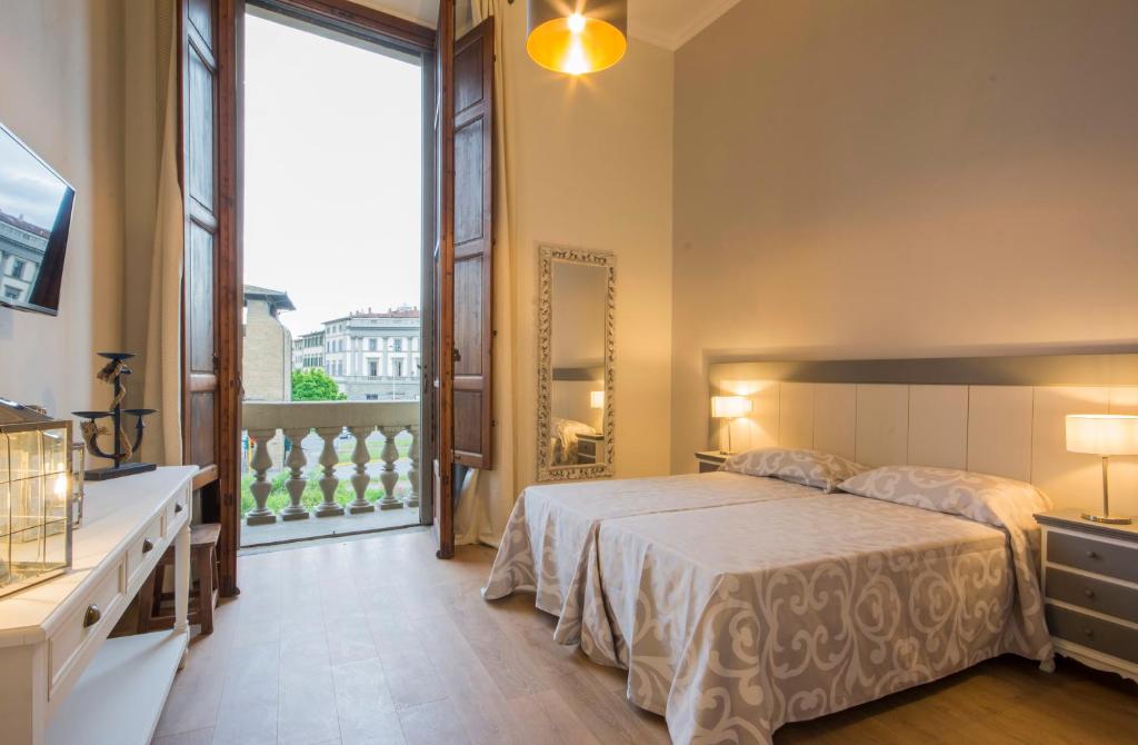 Iris Apartments — Hotel in Florence