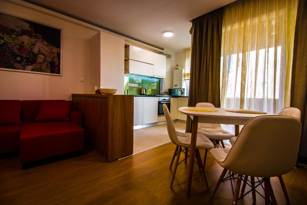 Top Trio Residence — Hotel in Bucharest