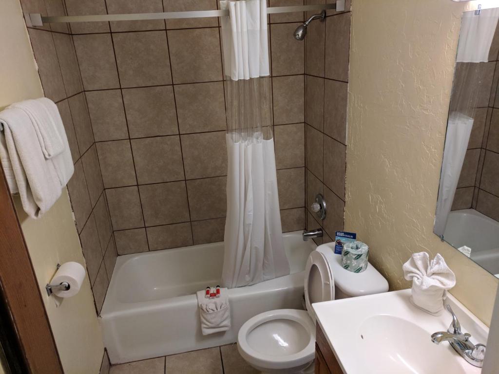 Travelodge by Wyndham Clovis photo