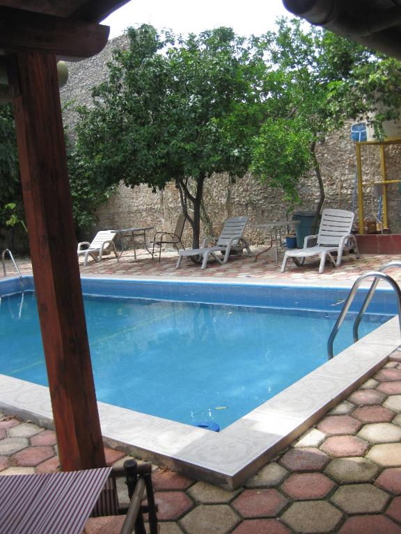 Swimming pool, Yucatan Vista Inn Guest House in Merida