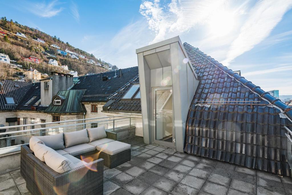 Kong Oscars Apartments photo
