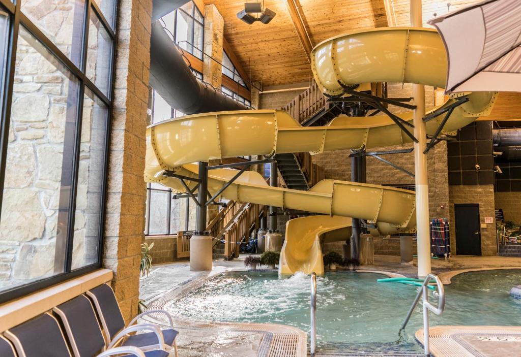 Abe Martin Lodge &amp; Cabins — Hotel in Nashville (IN)