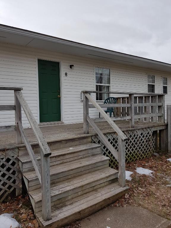 Covered Bridge Inn & Suites photo