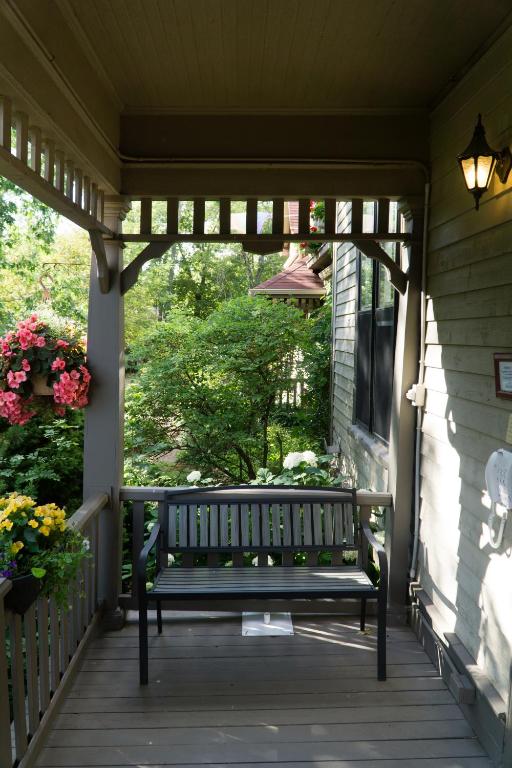 Shipwright Inn photo