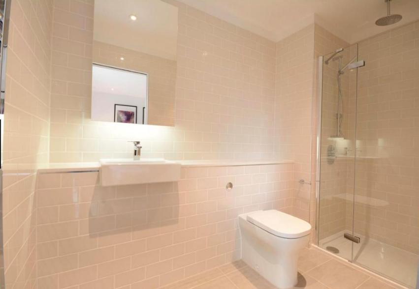 Bright and Spacious 2 Bed Apartment- London Bridge ZONE 1 photo