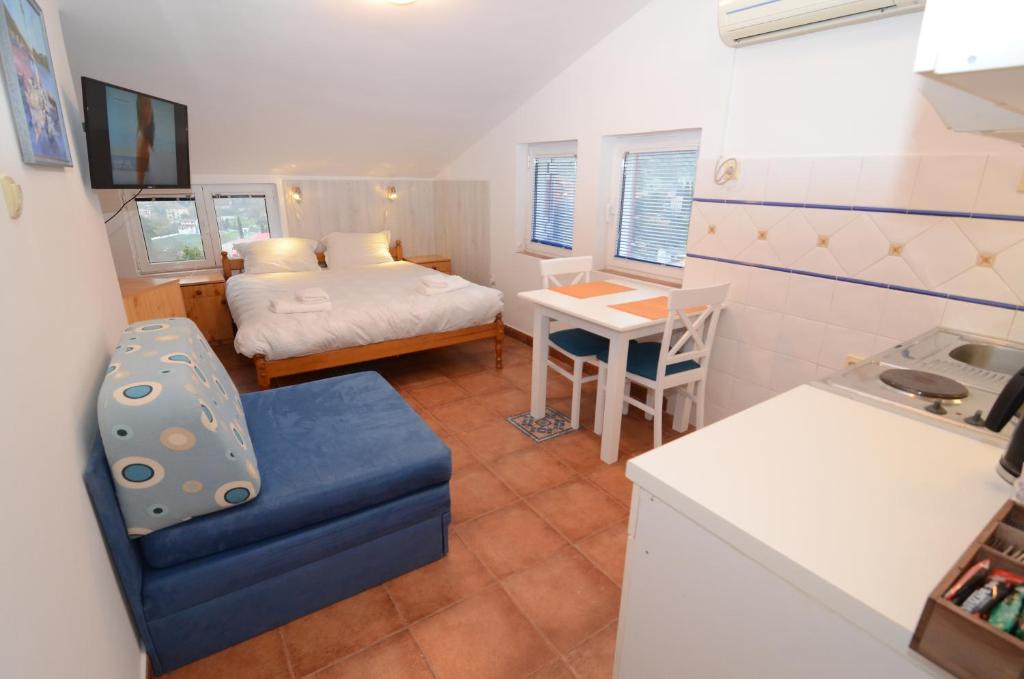 Maritimo Apartments photo