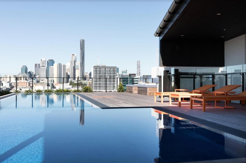 Apartments with rooftop pool in Brisbane, Australia price from 34