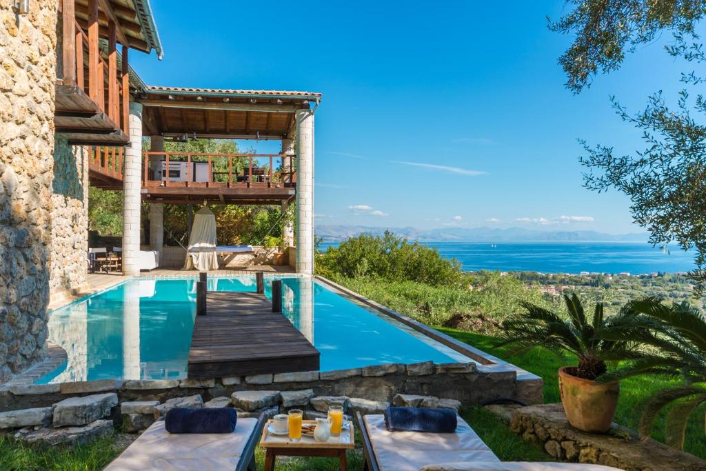 VILLA BOURNELLA -Idyllic Open Air 2BD Villa with Beachview — Hotel in Corfu Island