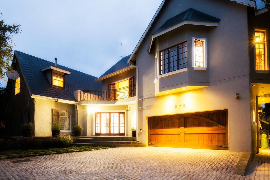 The Browns' Guest Suites — Hotel in Dullstroom