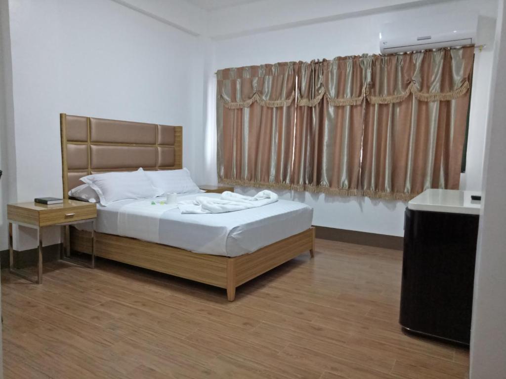 Meaco Royal Hotel Anilao photo