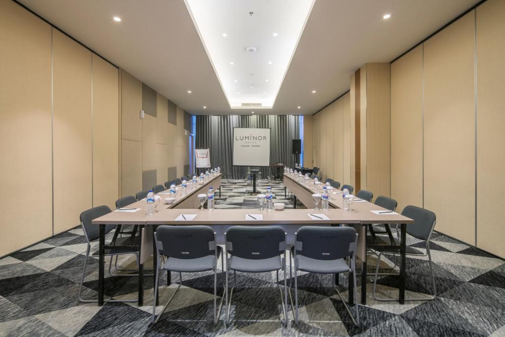 قاعة للمآدب