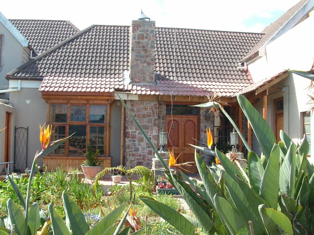 403 Main Road Apartments in Hermanus, South Africa 10 reviews, prices of Hotels