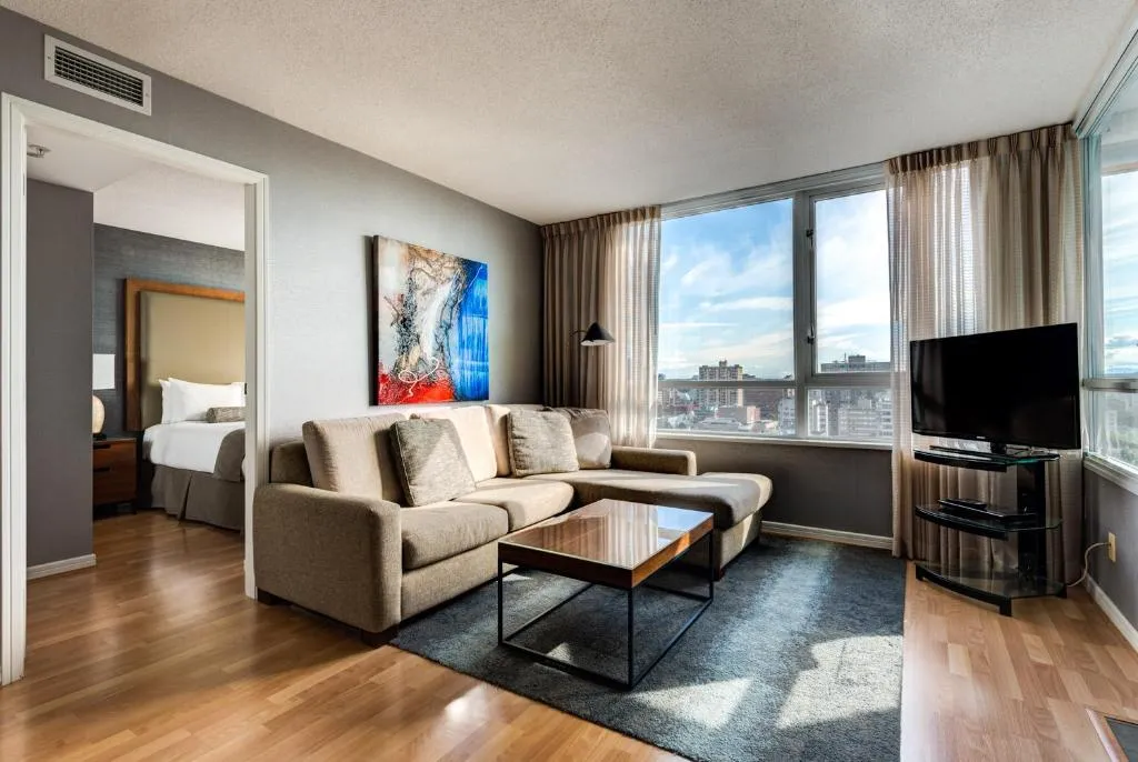 Carmana Hotel & Suites, hotel in Vancouver