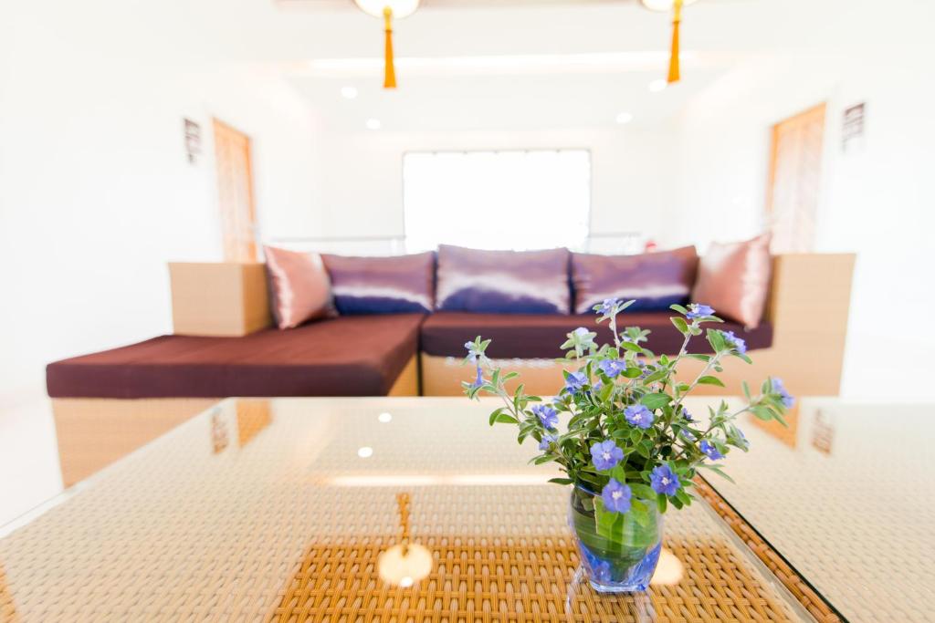 ห้องส่วนกลางสำหรับนั่งเล่น/ดูทีวี