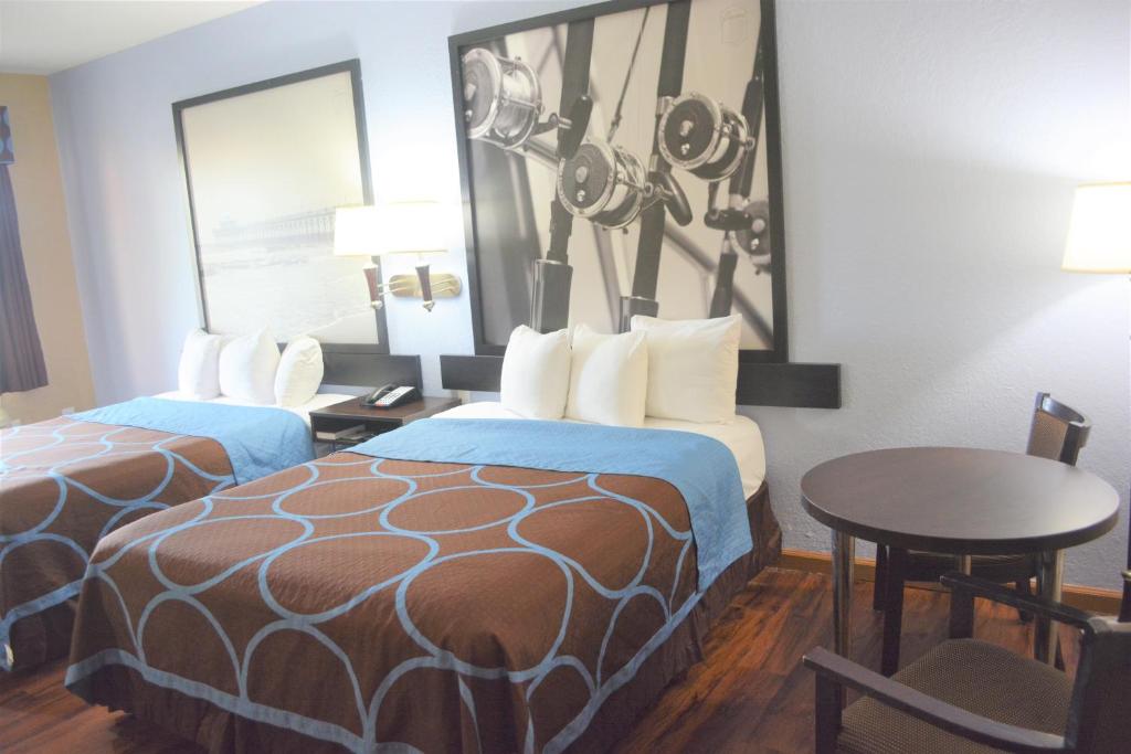 Super 8 By Wyndham Galveston photo
