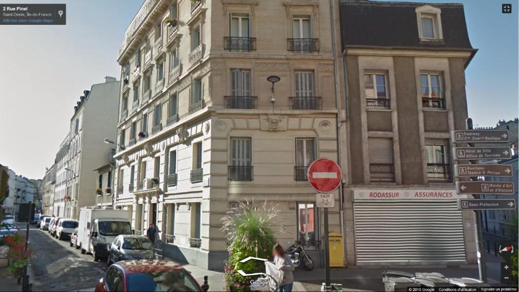 Chic apart in Paris photo