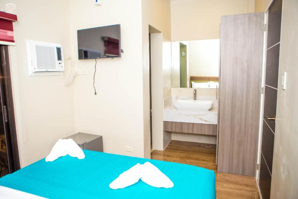 Propicio Hotel and Resort photo