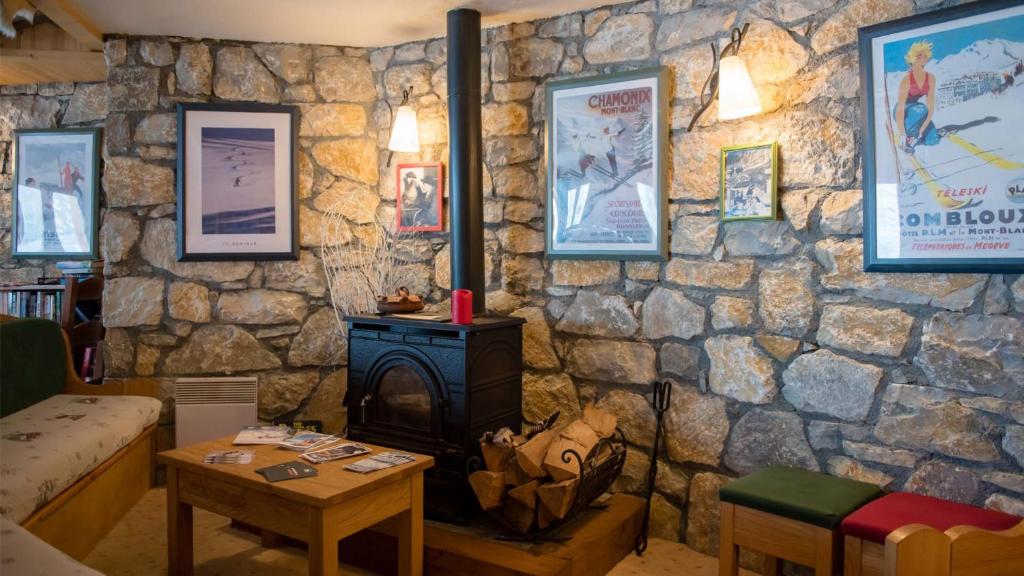 Banquet hall, Chalet Coeur des Brevieres by Chalet Chardons in Tignes