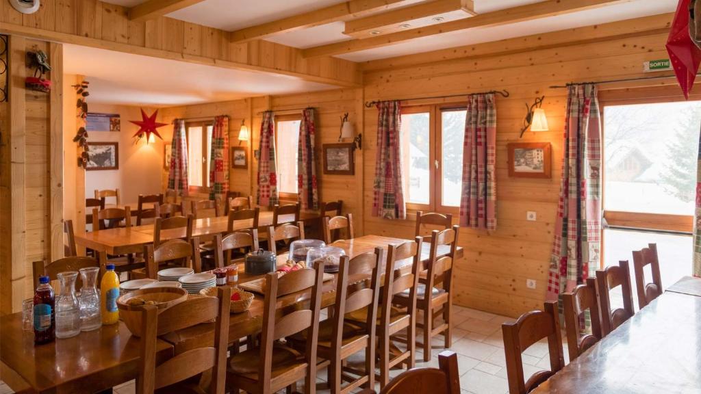 Restaurant, Chalet Coeur des Brevieres by Chalet Chardons in Tignes