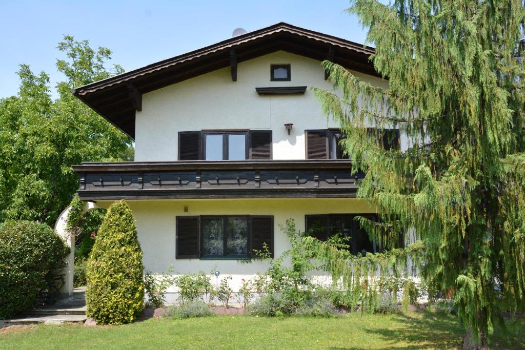 Haus mit Garten - 2
