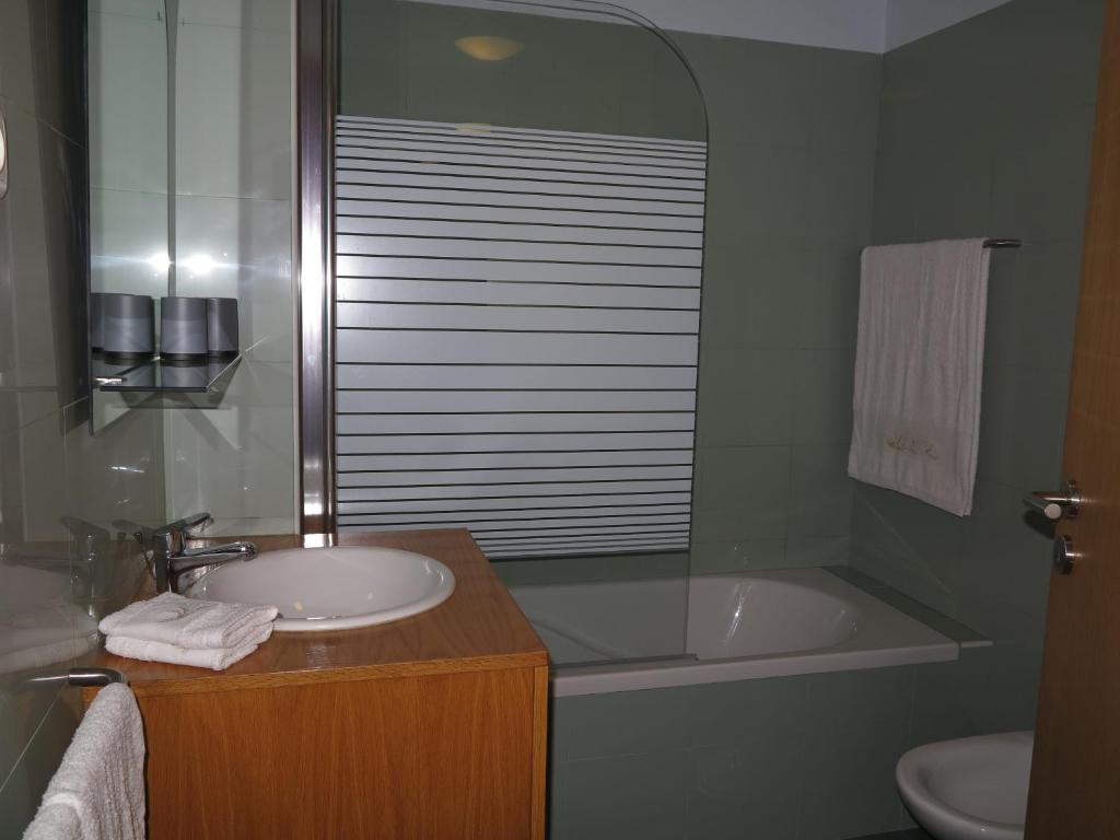 Center City Garden Apartment photo