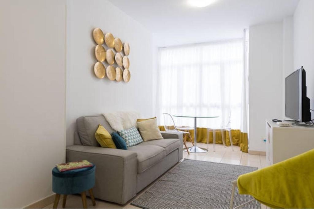 Stylish apartment in Canteras beach — Hotel in Gran Canaria