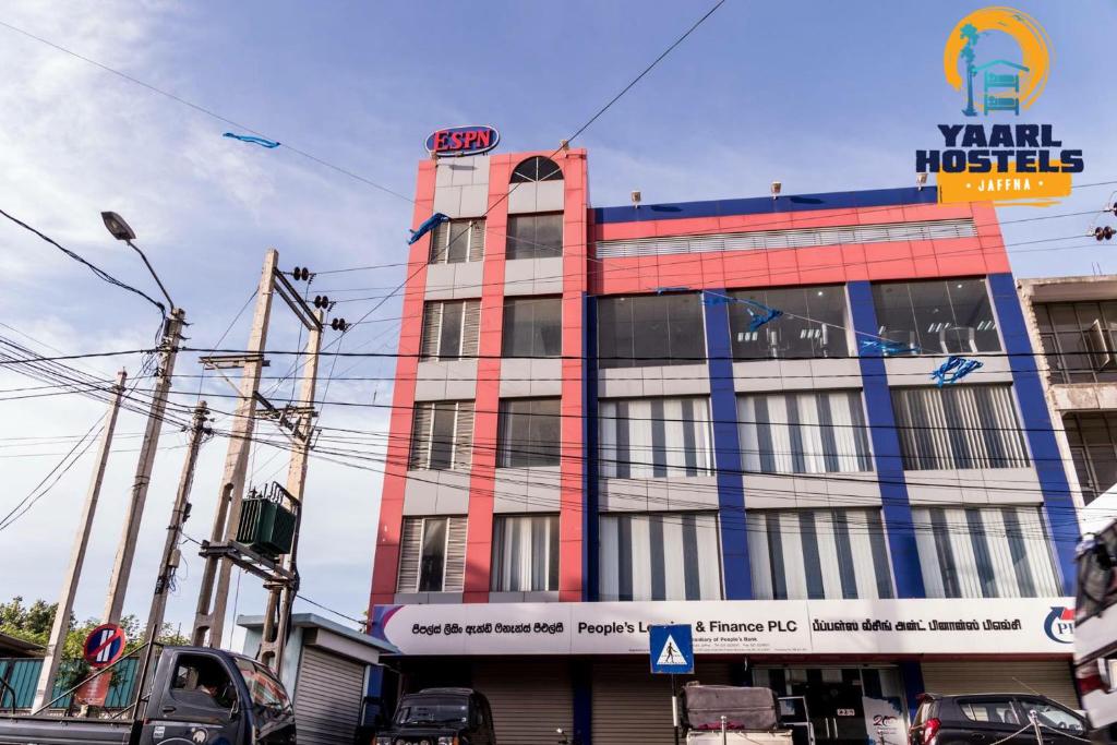 Yaarl Hostels, Jápané