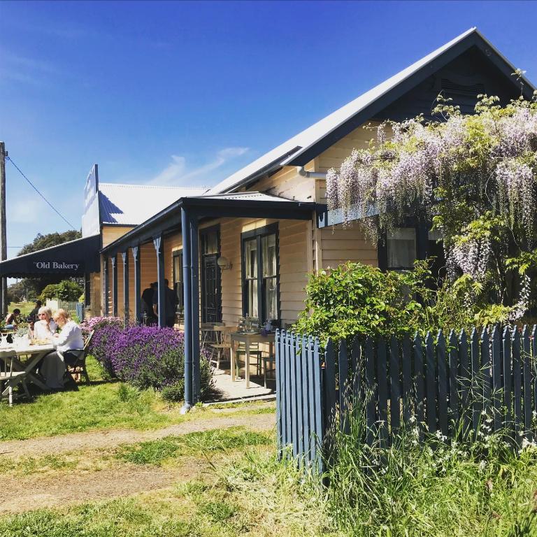 Dunkeld Old Bakery Accommodations — Hotel in Grampians