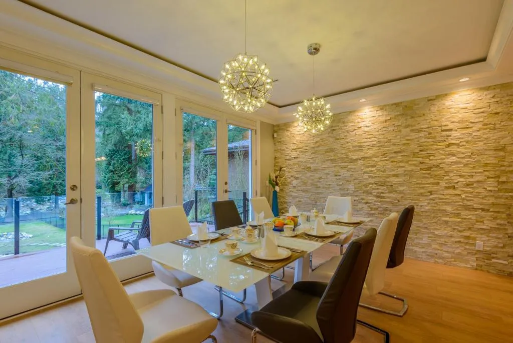 Riverfront Bed and Breakfast, hotel in North Vancouver