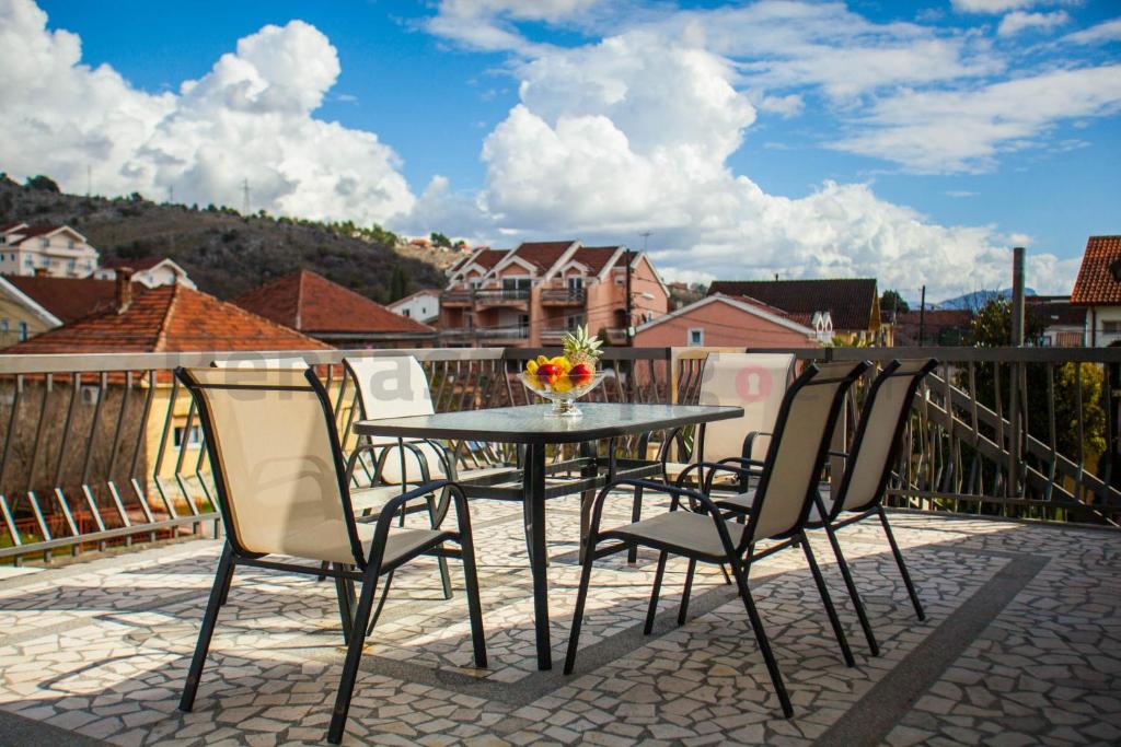 Castelomi — Hotel in Podgorica