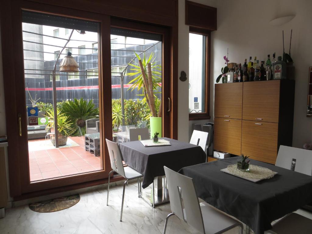 Shared lounge/TV area