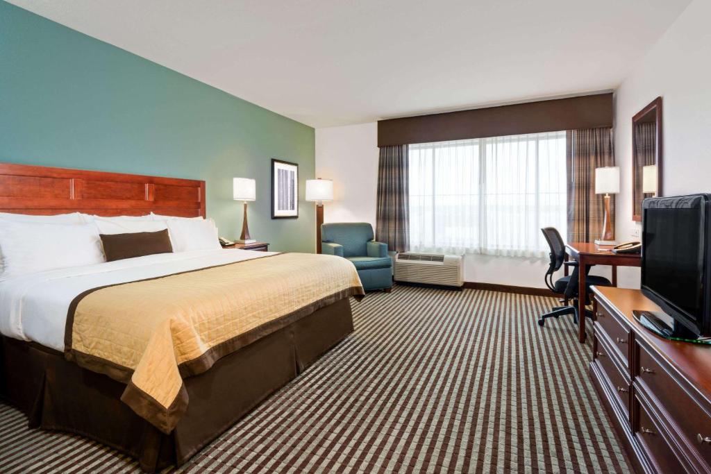 Denver Baymont by Wyndham Denver International Airport Additional
