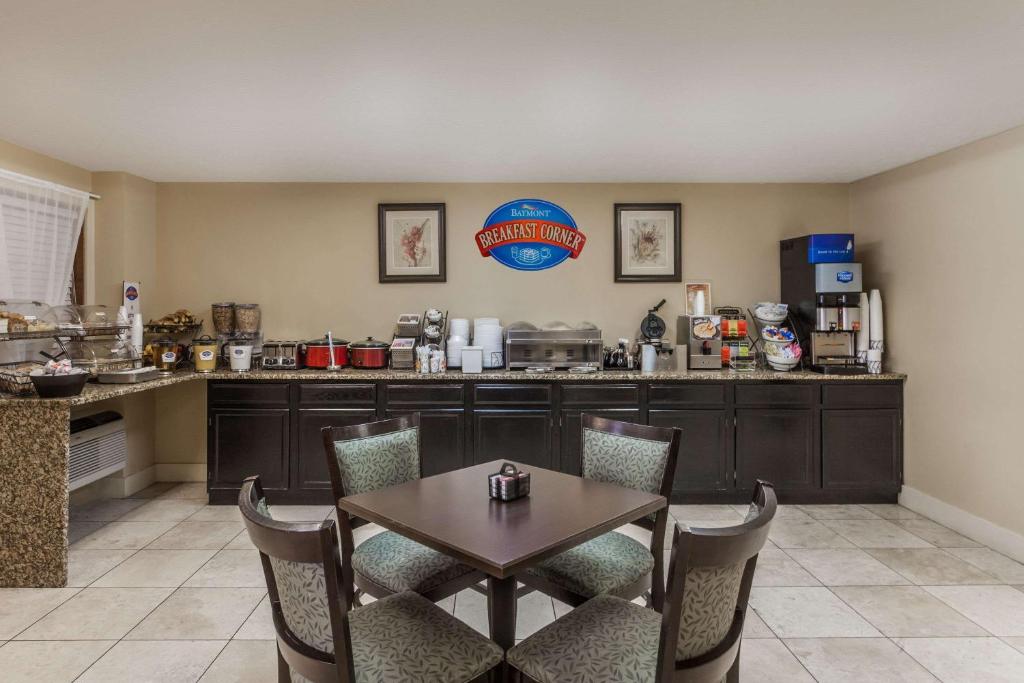 Baymont By Wyndham Pigeon Forge Photo 2