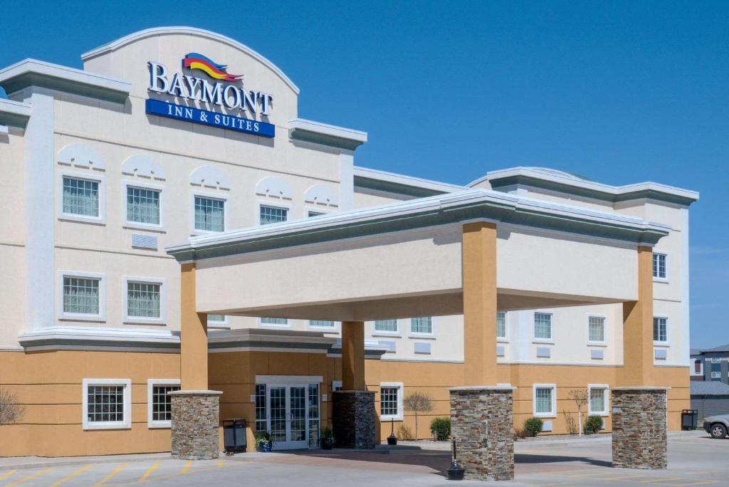 Baymont by Wyndham Minot, Minot