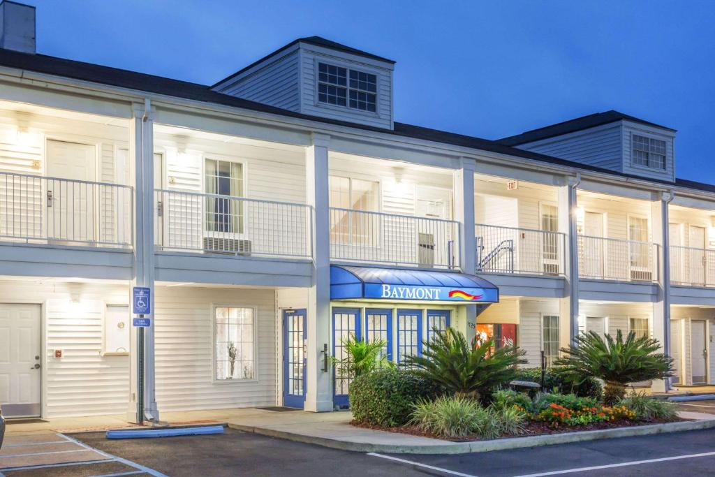Baymont by Wyndham Valdosta at Valdosta Mall photo