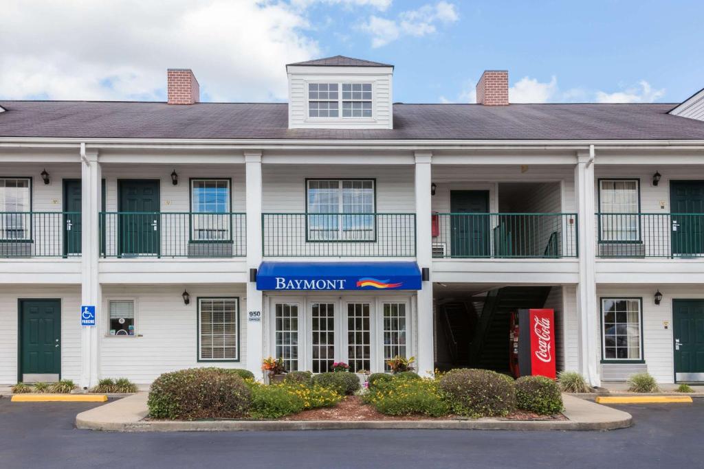 Baymont by Wyndham Waycross photo