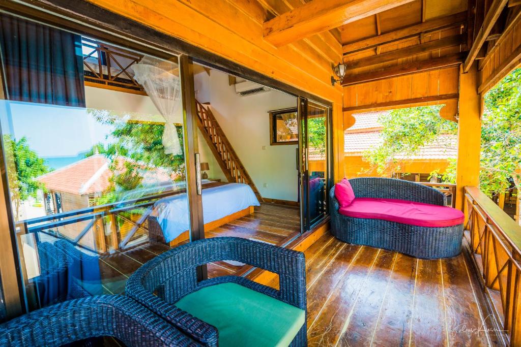 Balcony/terrace, Sol Beach Resort in Koh Rong Sanloem