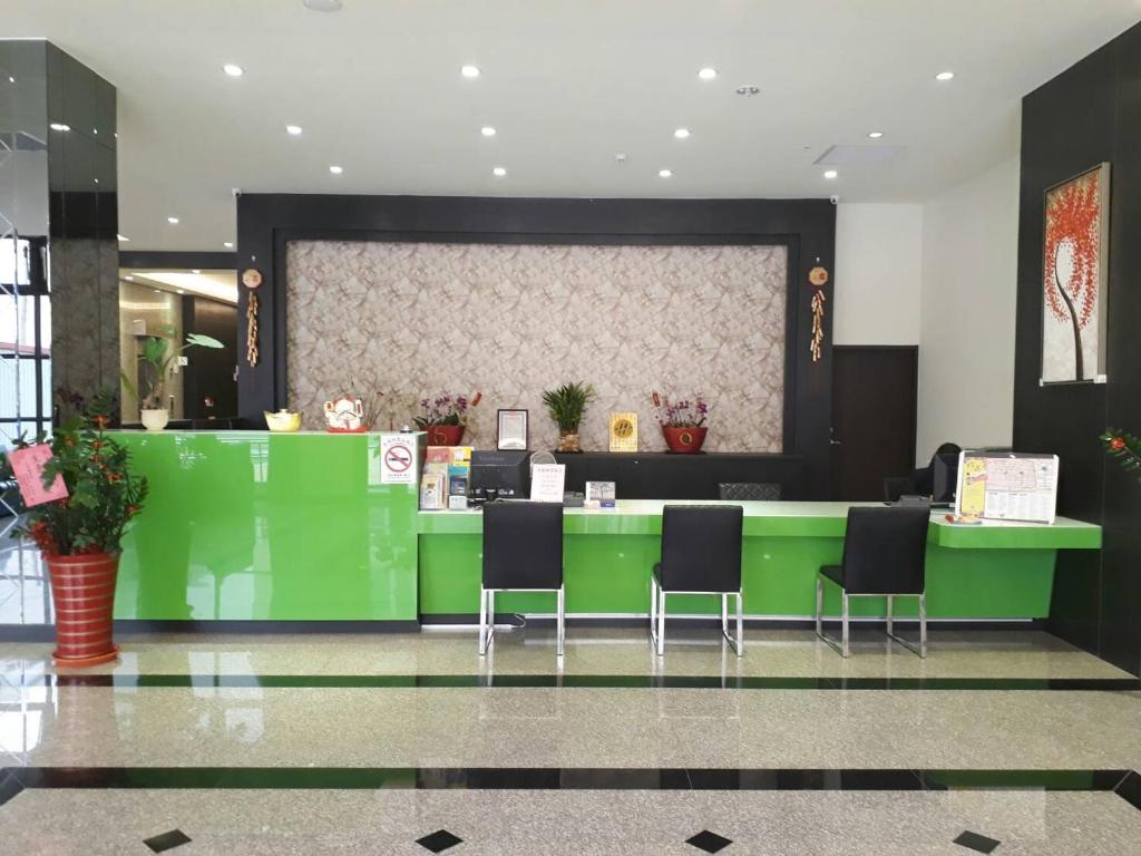 Front desk [24-hour]