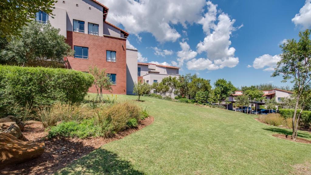 JoziStay @ Jackal Creek Apartments photo