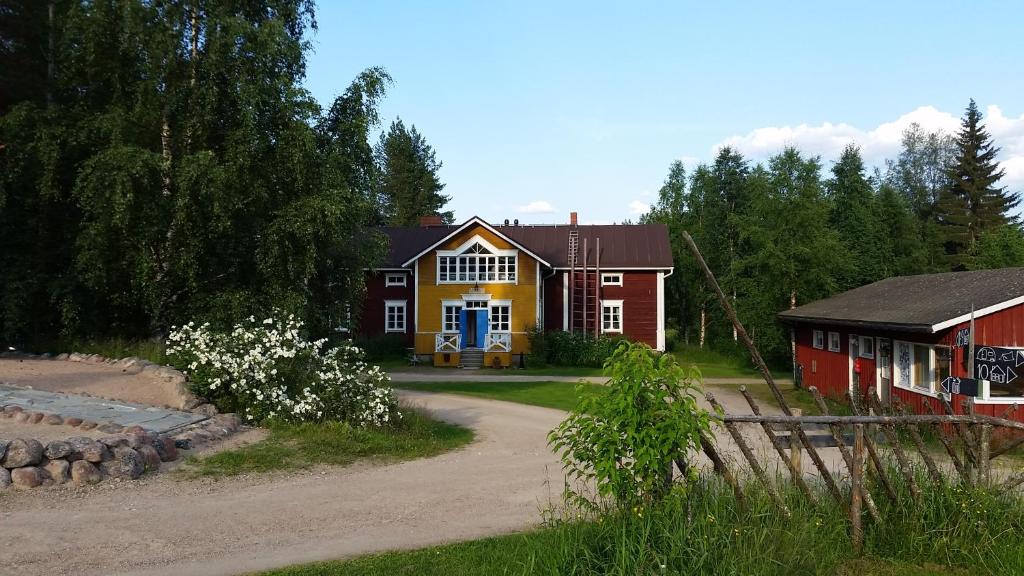 Korvala log cabins photo