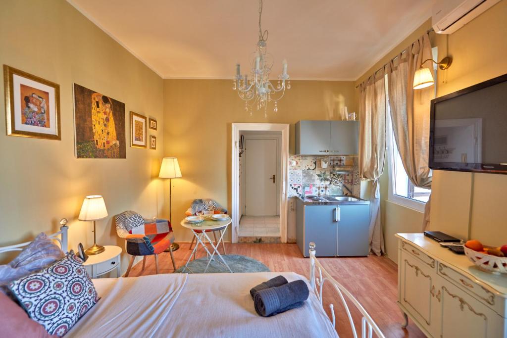 Old City Romantic Studio with FREE private parking photo