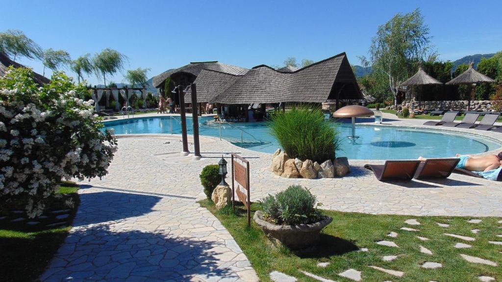 スイミングプール