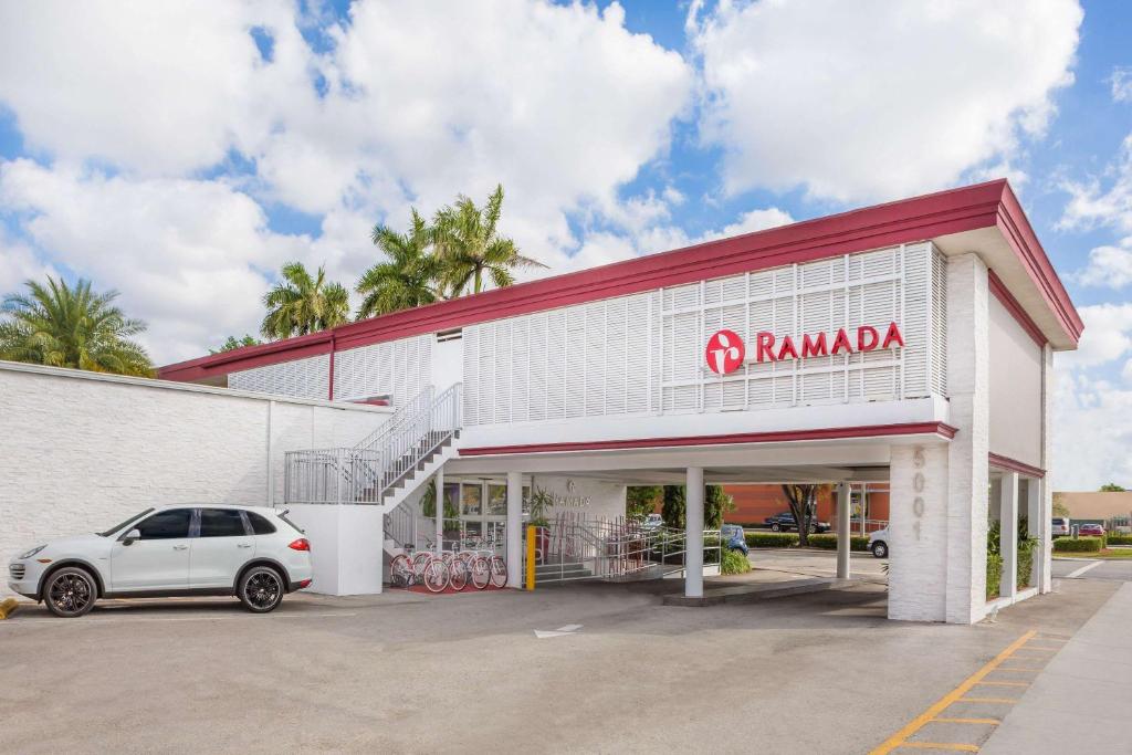 Ramada by Wyndham Miami Springs/Miami International Airport photo