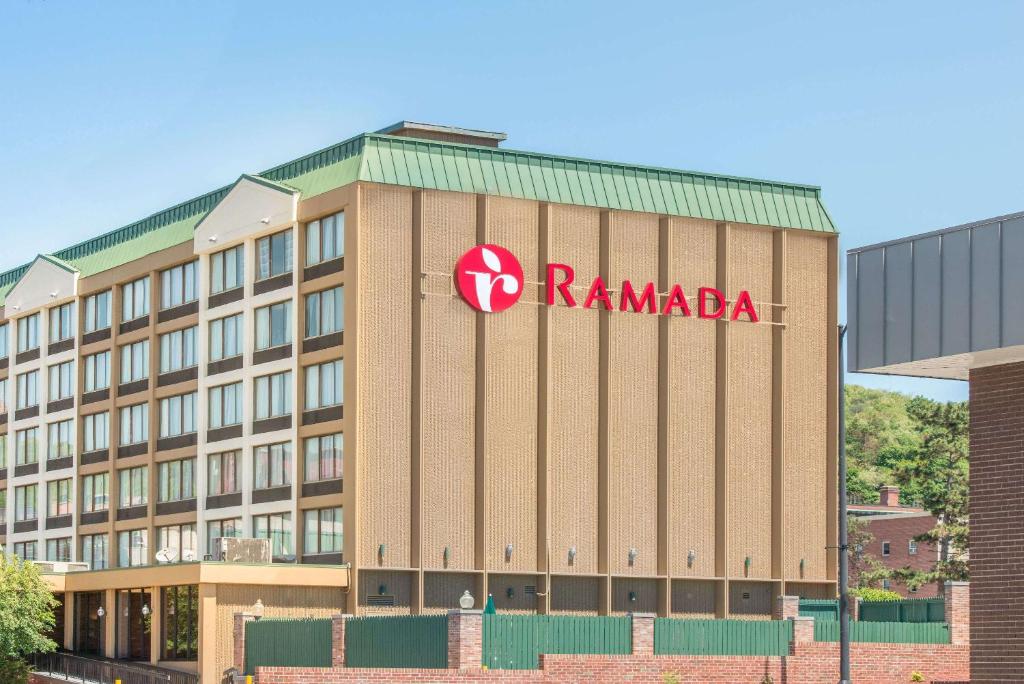 Ramada by Wyndham Cumberland Downtown, Cumberland