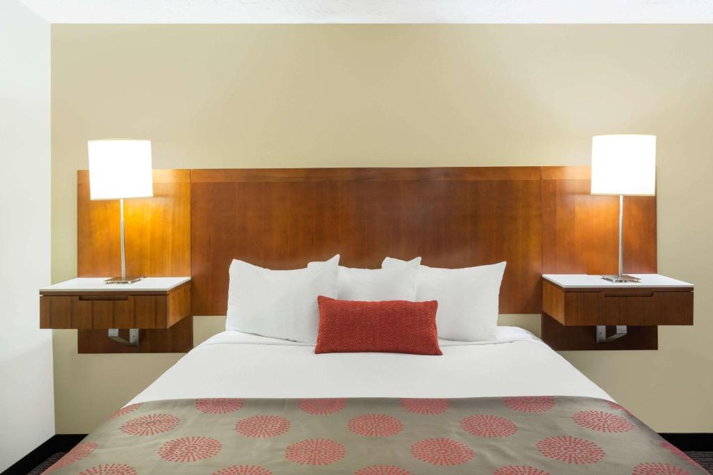 Ramada By Wyndham Cedar City Photo 16