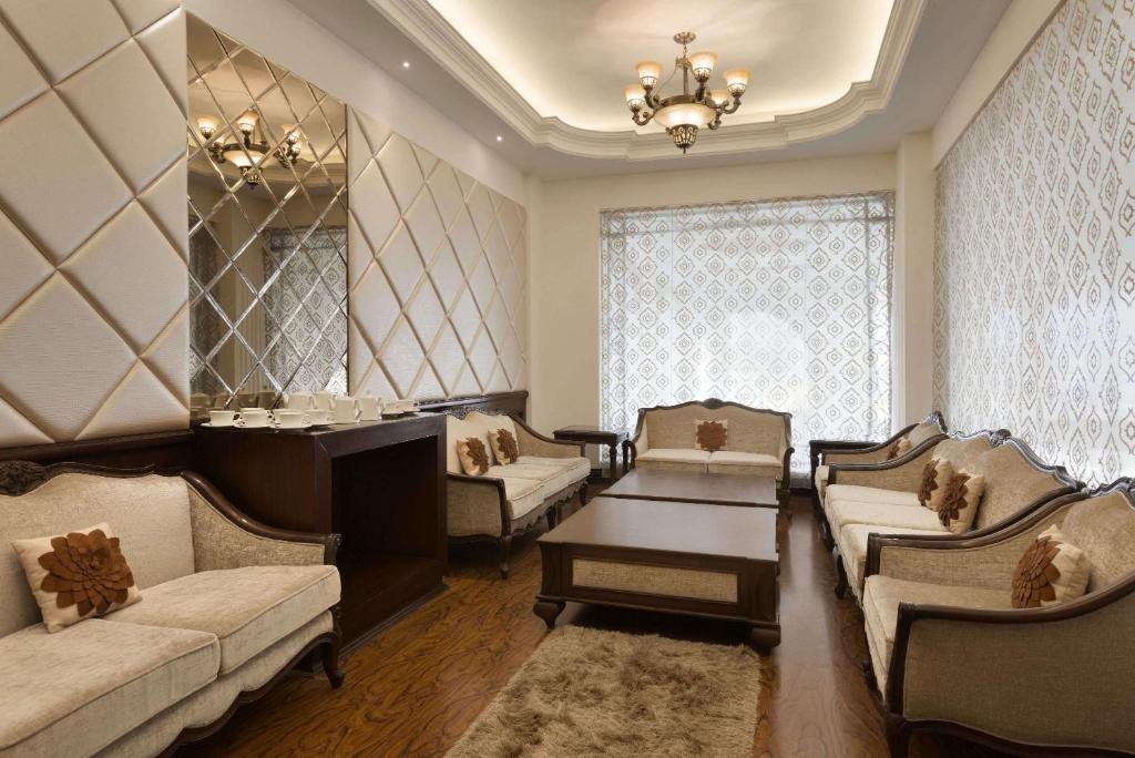 4. 라마다 플라자 ..