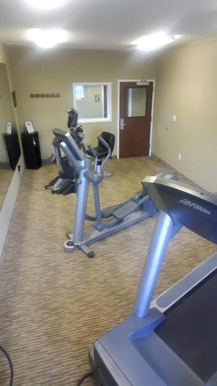 Microtel Inn & Suites by Wyndham Shelbyville photo