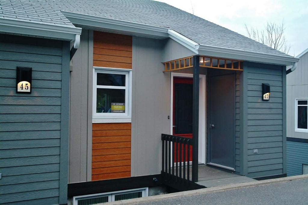 Condo 47 Chemin de la Corniche by Les Chalets Alpins, Stoneham