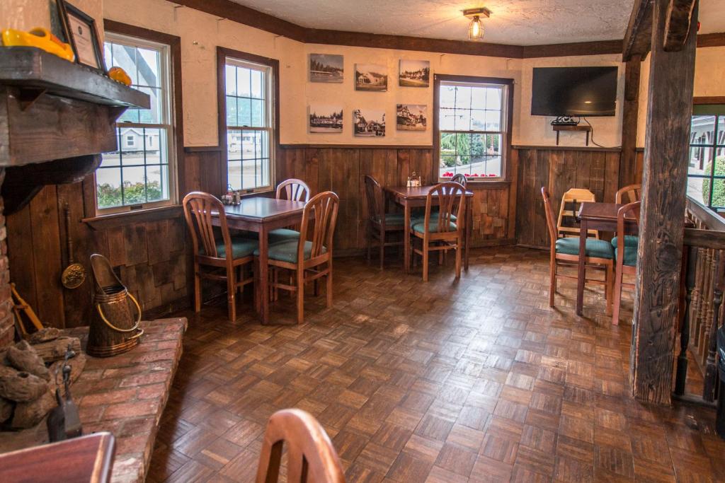 Auld Holland Inn photo
