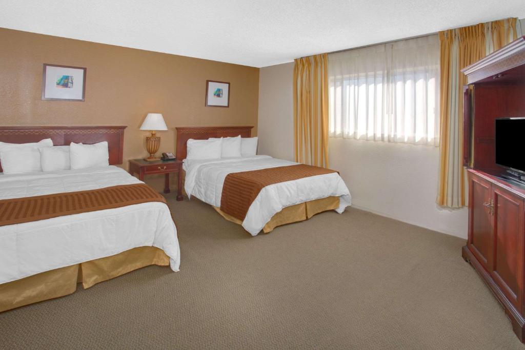Travelodge Inn & Suites By Wyndham Yucca Valley/joshua Tree Photo 13